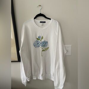 NWOT Kiel James Patrick Hydrangea Bloom Crewneck Sweatshirt in White, size XL